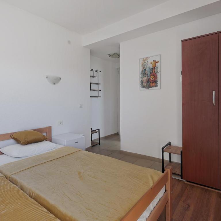 Villa Sara Wellness, Bar, Sutomore - Dvokrevetna Soba sa Zasebnim Krevetima i Tušem - 17