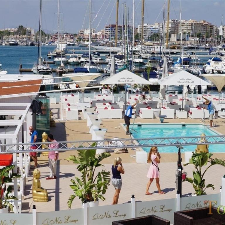 Duquesa Beach - Two-Bedroom Deluxe Apartment with Ocean View - 38