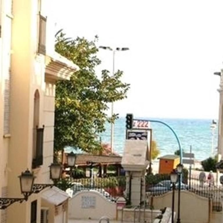 Duquesa Beach - Two-Bedroom Deluxe Apartment with Ocean View - 15