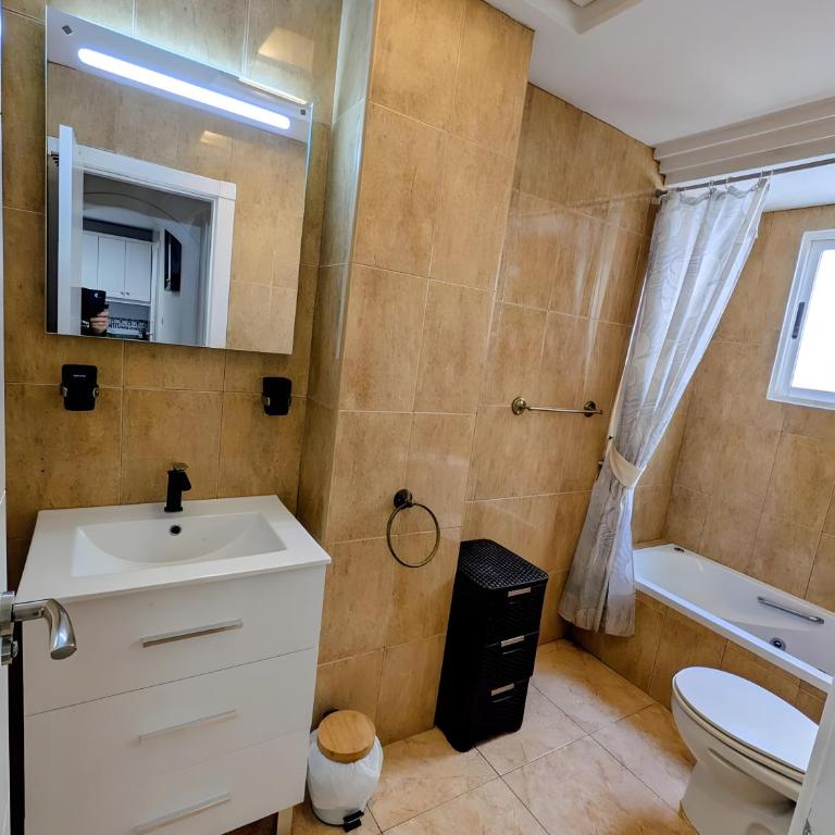 Duquesa Beach - Two-Bedroom Deluxe Apartment with Ocean View - 5