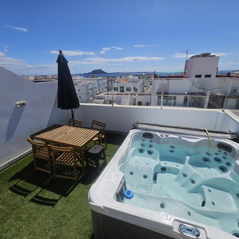 Falco 3 - Apartamento Superior con vistas a la ciudad - 2