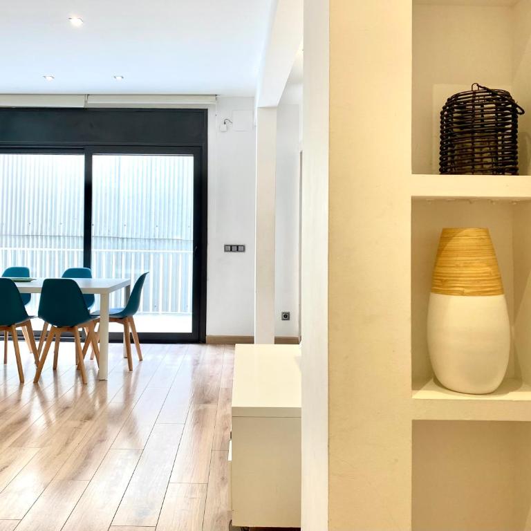 Penthouse with amazing terrace, 9p 3bd - Three-Bedroom Apartment - 8