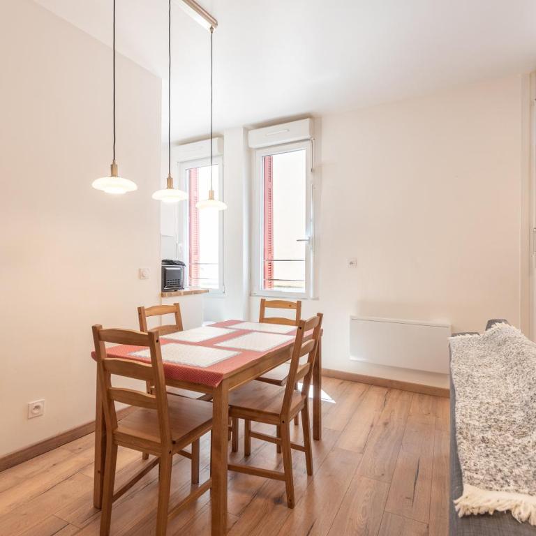 Grottes de Lourdes - 4 pers - Appartement Supérieur - Vue sur Ville - 7