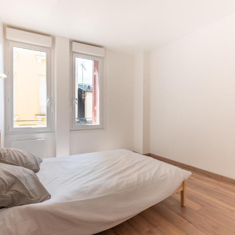 Grottes de Lourdes - 4 pers - Appartement Supérieur - Vue sur Ville - 12