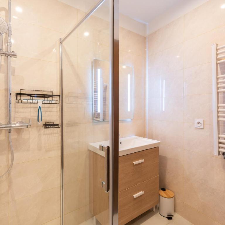 Grottes de Lourdes - 4 pers - Appartement Supérieur - Vue sur Ville - 16