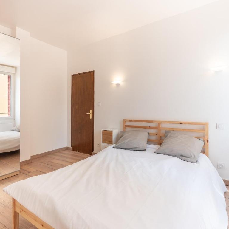 Grottes de Lourdes - 4 pers - Appartement Supérieur - Vue sur Ville - 11
