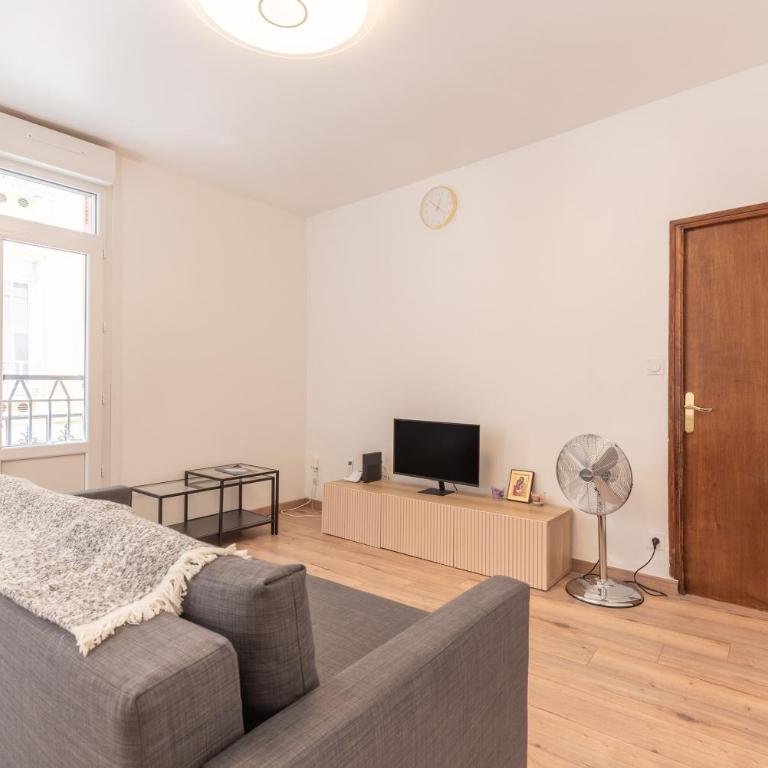 Grottes de Lourdes - 4 pers - Appartement Supérieur - Vue sur Ville - 1