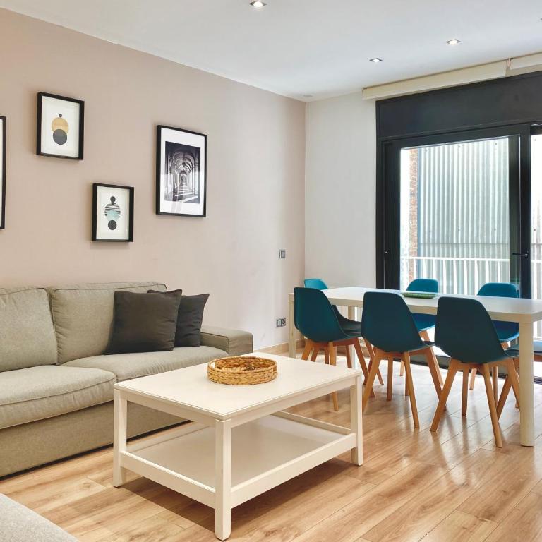 Penthouse with amazing terrace, 9p 3bd - Three-Bedroom Apartment - 3