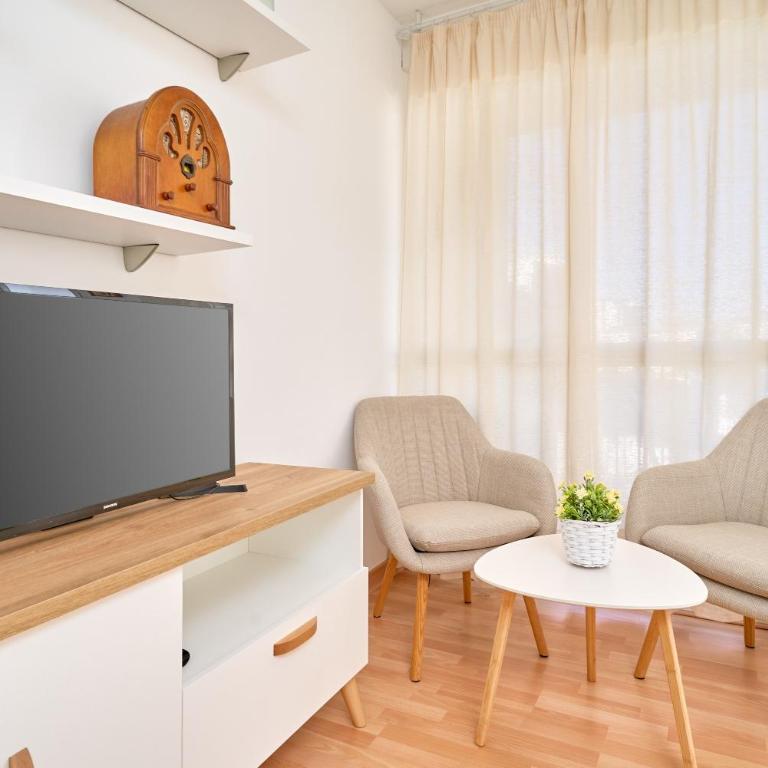 Apartamento Con Parking - Apartamento Estudio con vistas al mar - 4