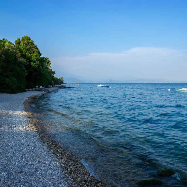 Casa dei limoni Steps to Garda Lake - Two-Bedroom House - 22
