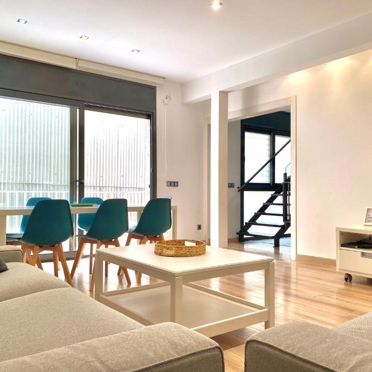Penthouse with amazing terrace, 9p 3bd - Three-Bedroom Apartment - 17