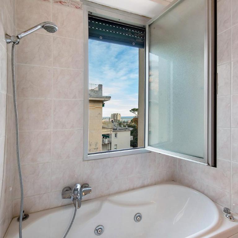 Pegli quartiere Giardino - Two-Bedroom Deluxe Apartment with Ocean View - 17