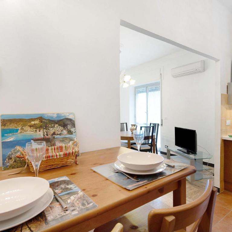 Pegli quartiere Giardino - Two-Bedroom Deluxe Apartment with Ocean View - 8