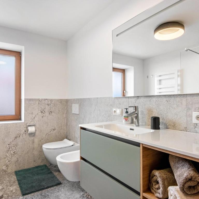 Pixnerhof - Ferienwohnung Golden - Apartamento Deluxe de 2 dormitorios con vistas al jardín - 10
