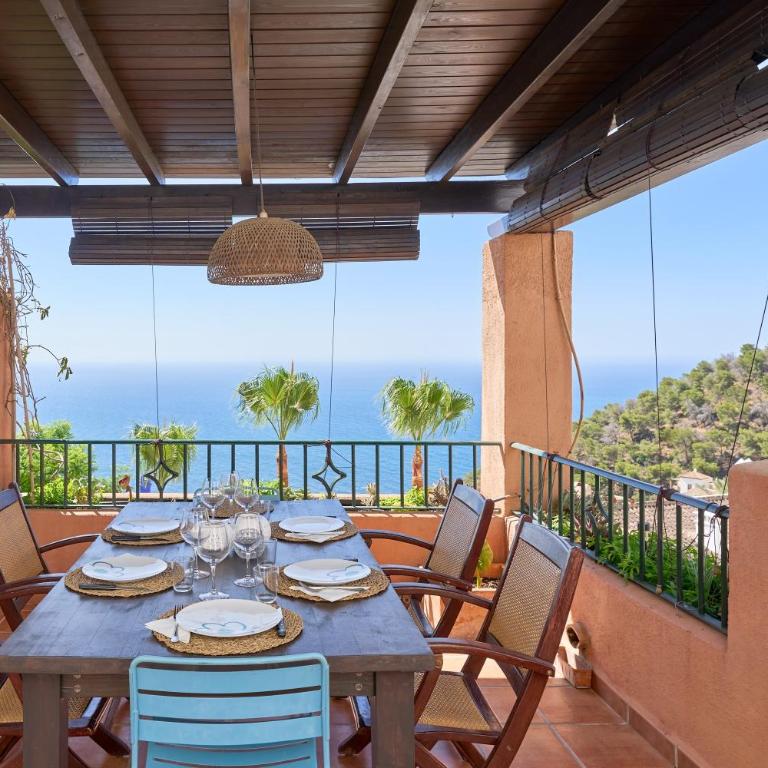 Stunning sea views pool garden - Vacation Home - 1