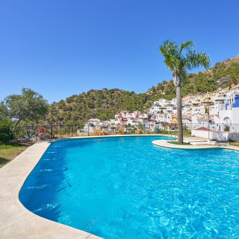 Stunning sea views pool garden - Vacation Home - 34