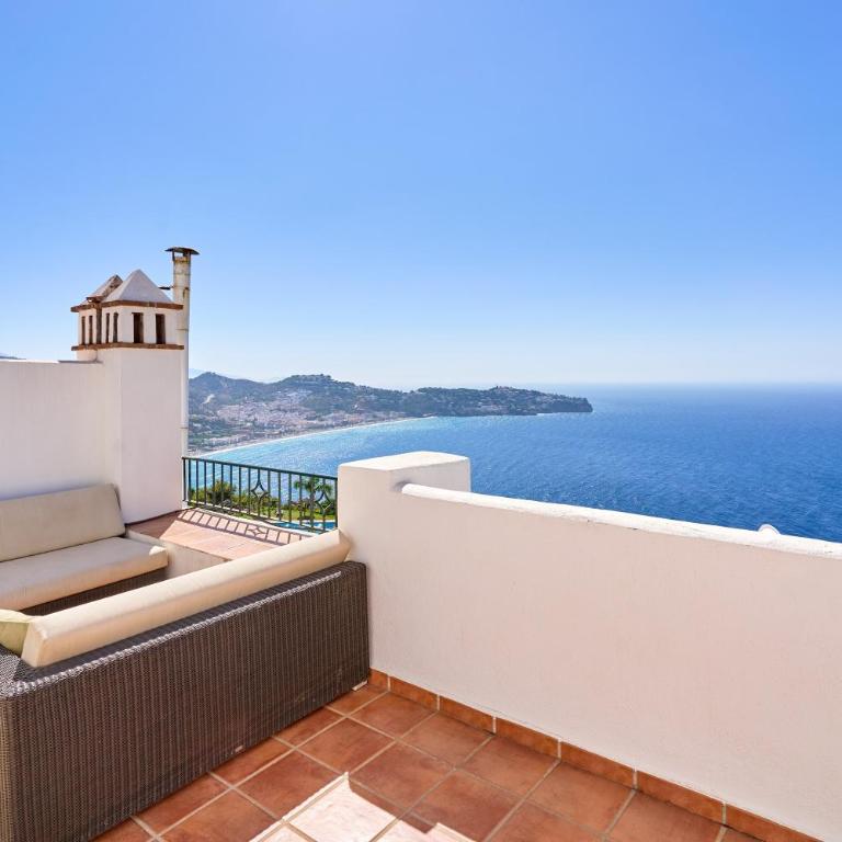Stunning sea views pool garden - Vacation Home - 16