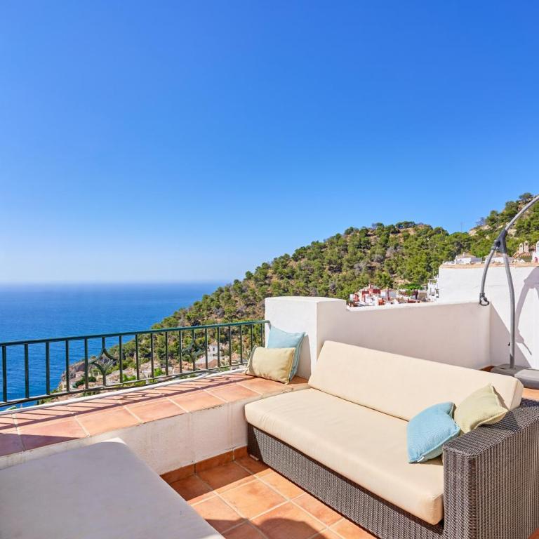 Stunning sea views pool garden - Vacation Home - 15