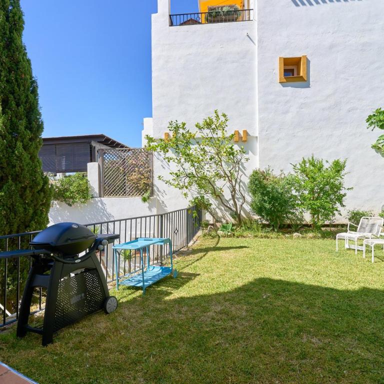 Stunning sea views pool garden - Vacation Home - 29