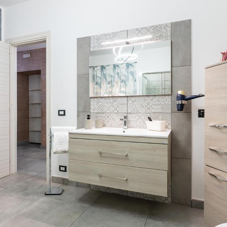 Oasi Giardinello - Appartamento Deluxe con 2 Camere da Letto e Vista Giardino - 32