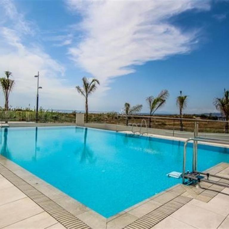 Panorama iii - Three-Bedroom Apartment with Water View - 2