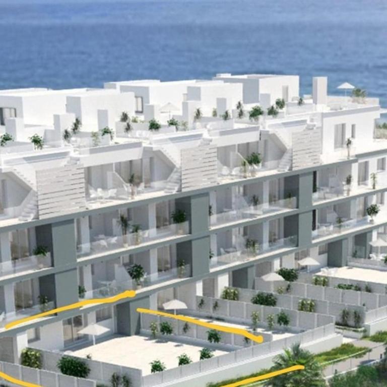 Panorama iii - Three-Bedroom Apartment with Water View - 16