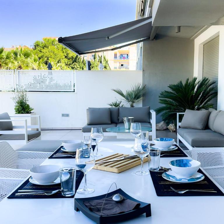 Panorama iii - Three-Bedroom Apartment with Water View - 4