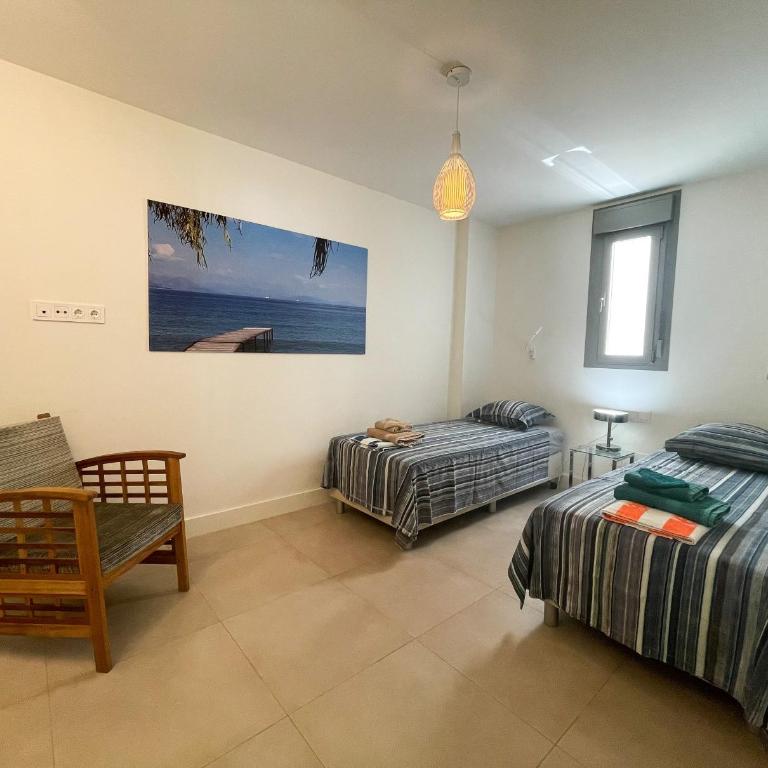 Panorama iii - Three-Bedroom Apartment with Water View - 11