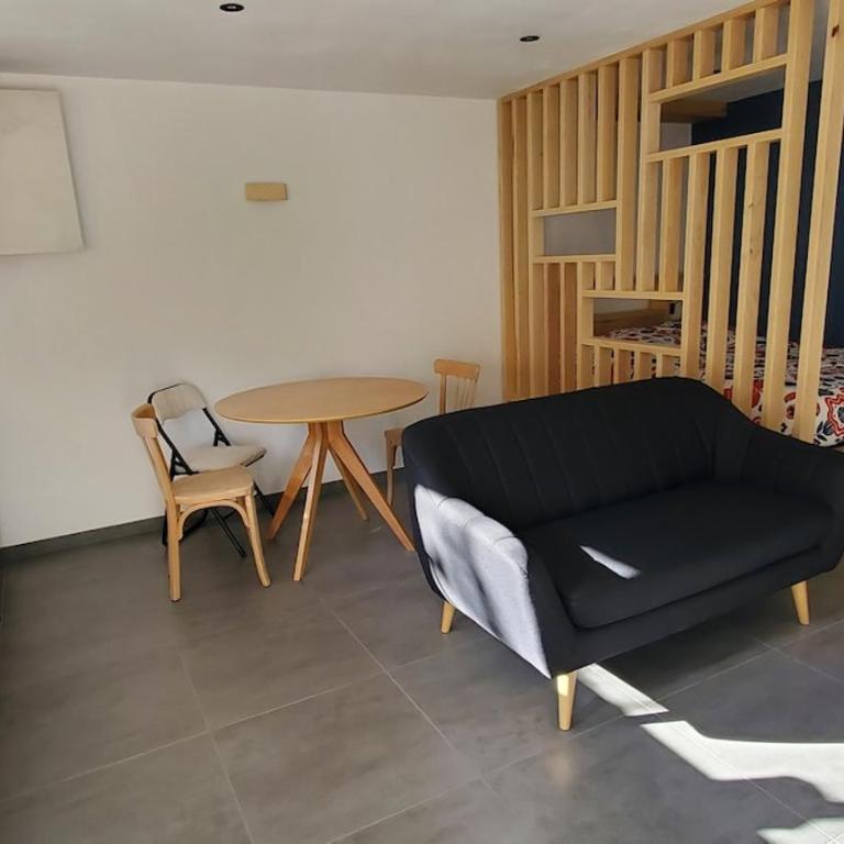 maison tout confort avec balcon et coin terrasse - Maison 2 Chambres - 3