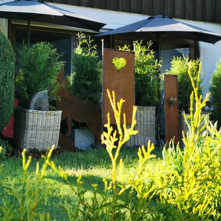 Allgäu Fewo Hüttenflair Bergblick - Apartment mit 1 Schlafzimmer und Gartenblick - 9