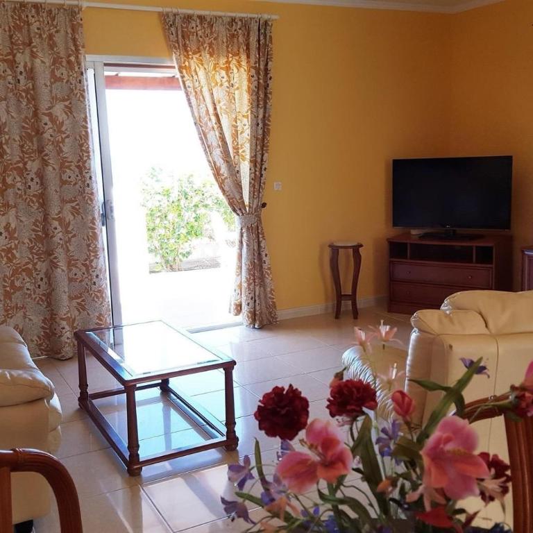 3-bedroom Bella Villa with own pool - Villa con vistas al mar - 16