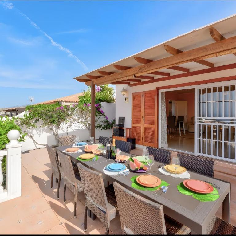 3-bedroom Bella Villa with own pool - Villa con vistas al mar - 2