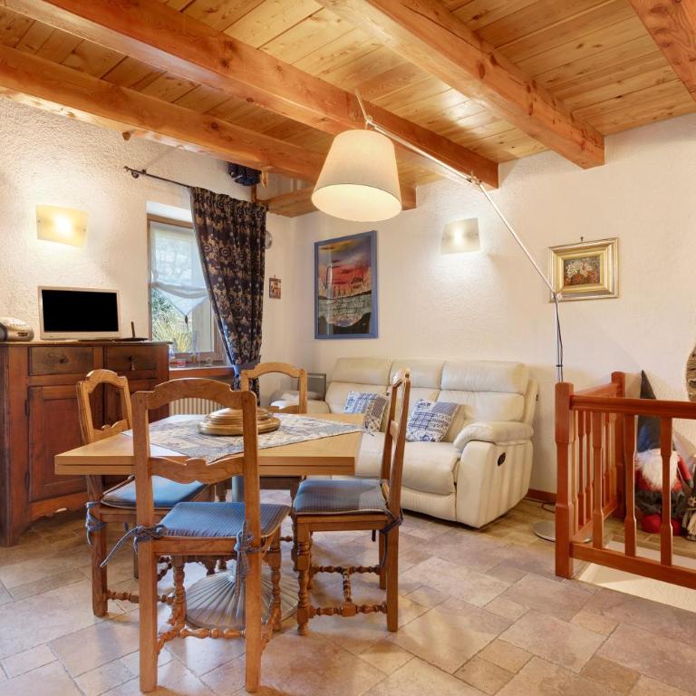 Casa Vacanze La Ravoire - Appartamento Deluxe con 2 Camere da Letto e Vista Giardino - 3