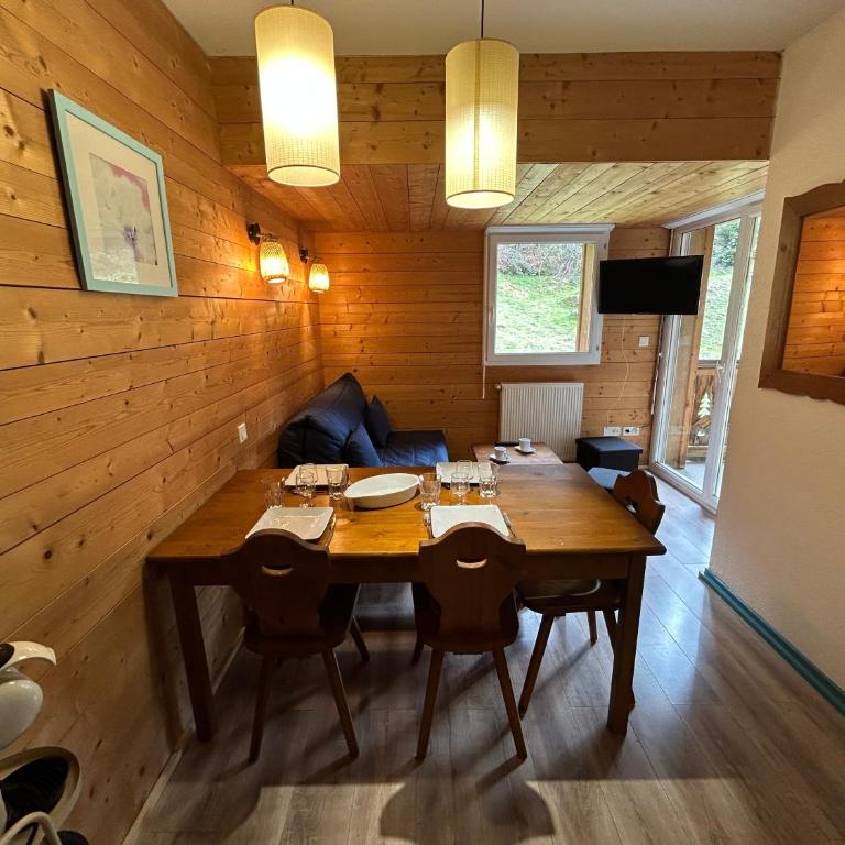 Tipa Lodge, Piscine et Spa, Parking - Deluxe-Apartment mit 2 Schlafzimmern und Gartenblick - 3