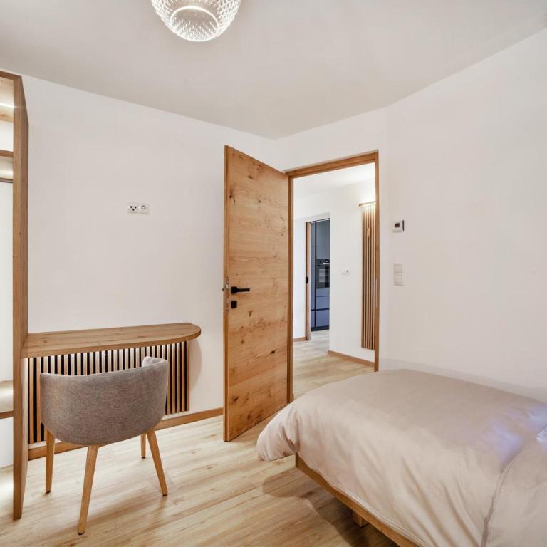 Apartment Berta - Two-Bedroom Deluxe Apartment with Garden View - 17