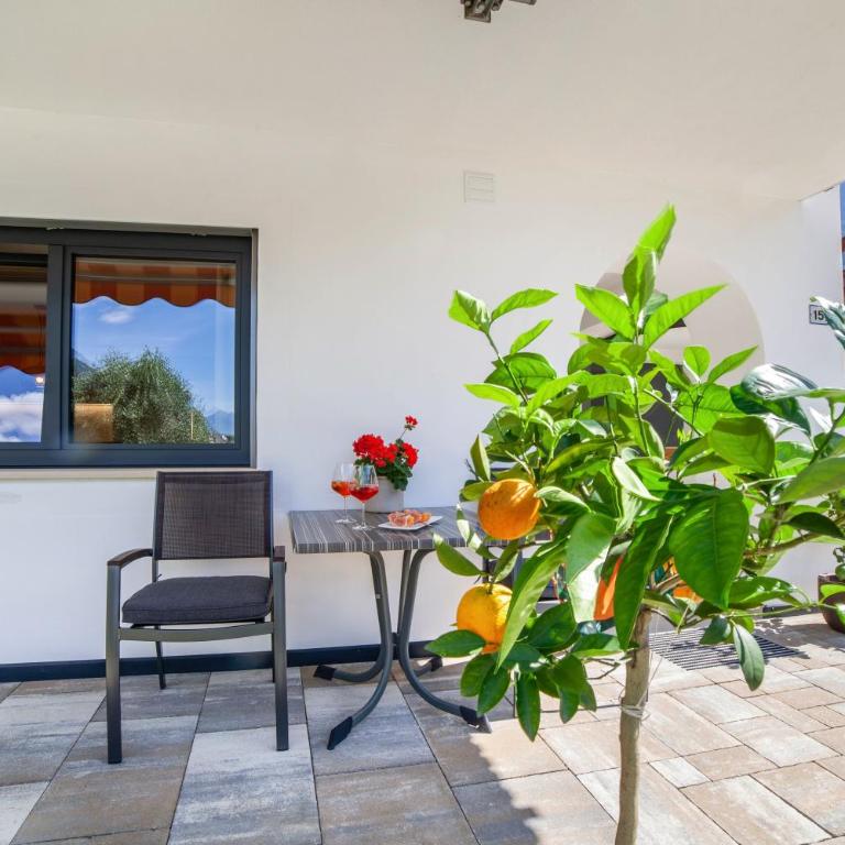 Apartment Berta - Two-Bedroom Deluxe Apartment with Garden View - 21