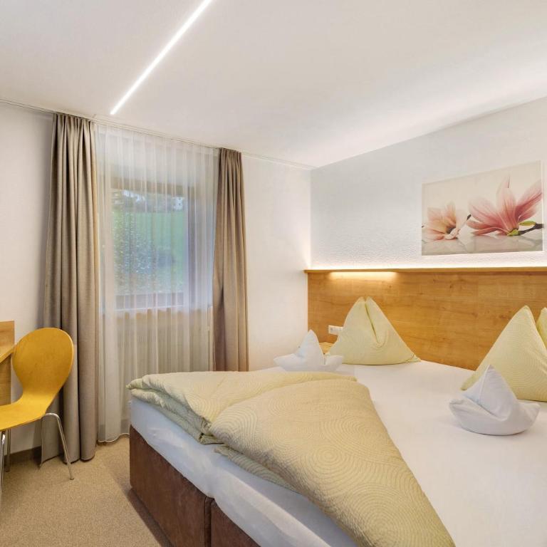 Bed and Breakfast Ederhof - Doppelzimmer mit Bergblick - 7