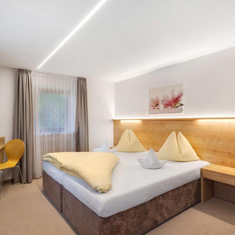 Bed and Breakfast Ederhof - Doppelzimmer mit Bergblick - 1