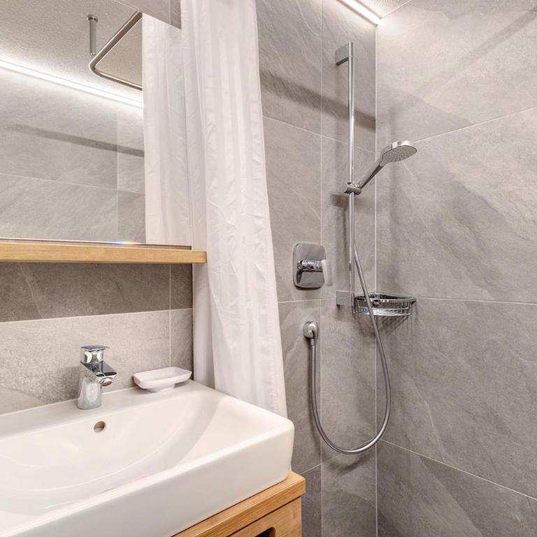 Bed and Breakfast Ederhof - Doppelzimmer mit Bergblick - 5