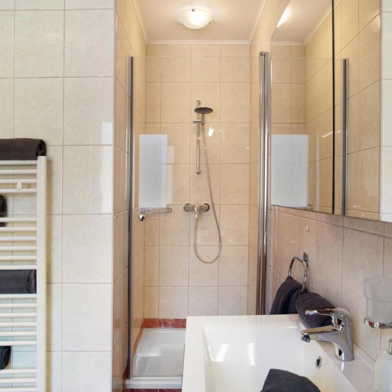 Apart Annabell - Deluxe-Apartment mit 2 Schlafzimmern und Gartenblick - 20