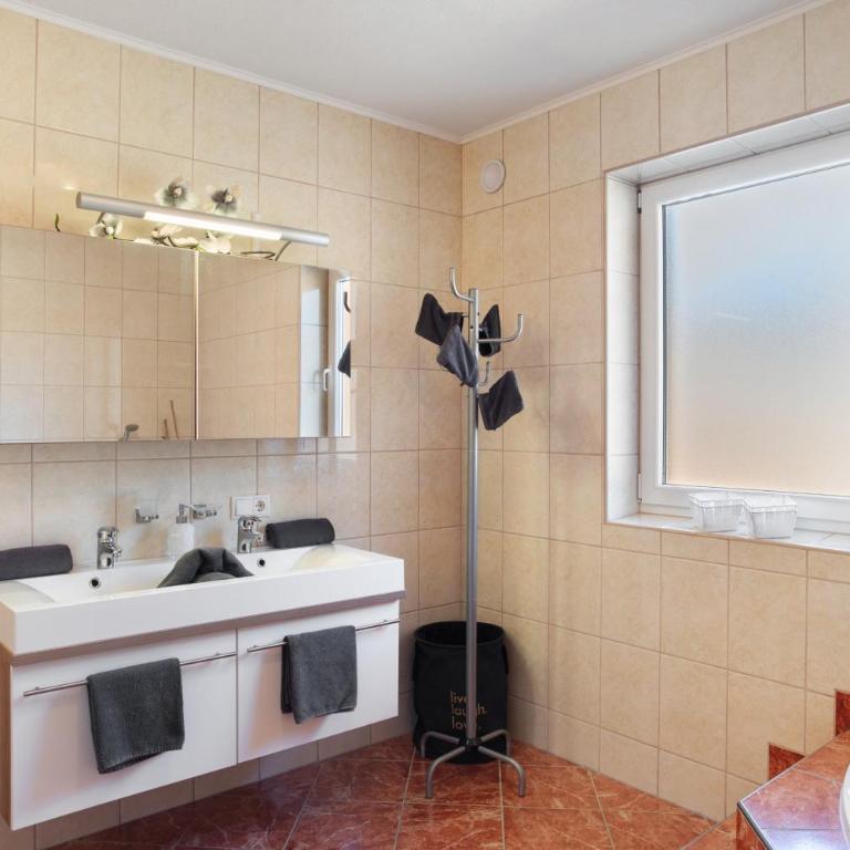 Apart Annabell - Deluxe-Apartment mit 2 Schlafzimmern und Gartenblick - 23