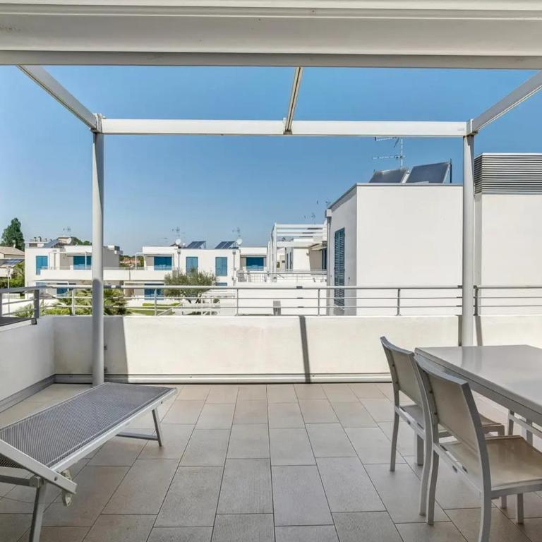 Residence Blu Village - Appartamento Deluxe con 2 Camere da Letto e Vista Giardino - 5