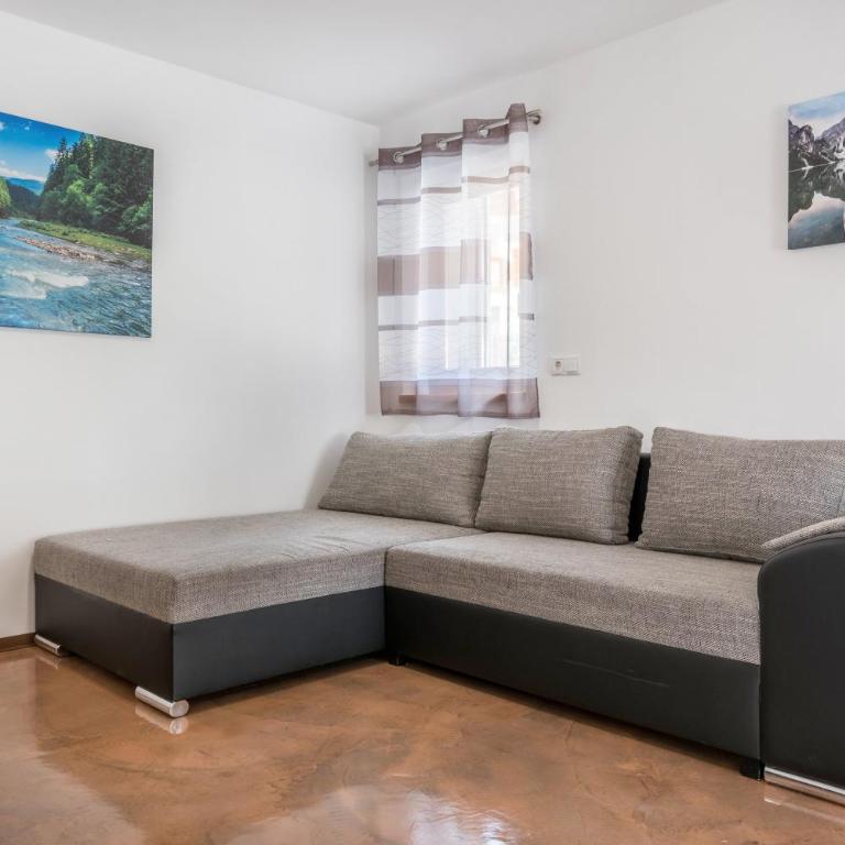 Trojer Apartment 2 - Appartamento Deluxe con 2 Camere da Letto e Vista Giardino - 9