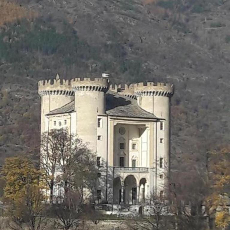 Mansarda le Chateau - Appartamento Premium con 3 Camere da Letto e Balcone - 15