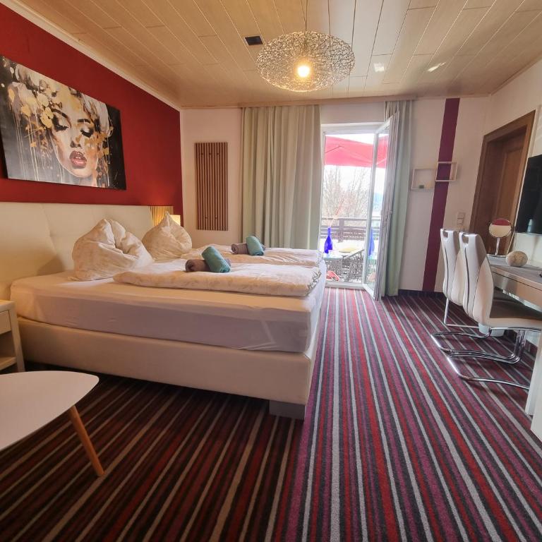 Simply Rooms - Doppelzimmer mit Balkon - 6