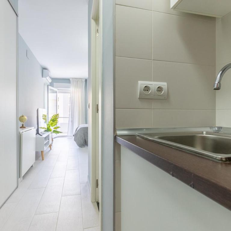 Torremolinos Dream Sea Views - Studio with Terrace - 15