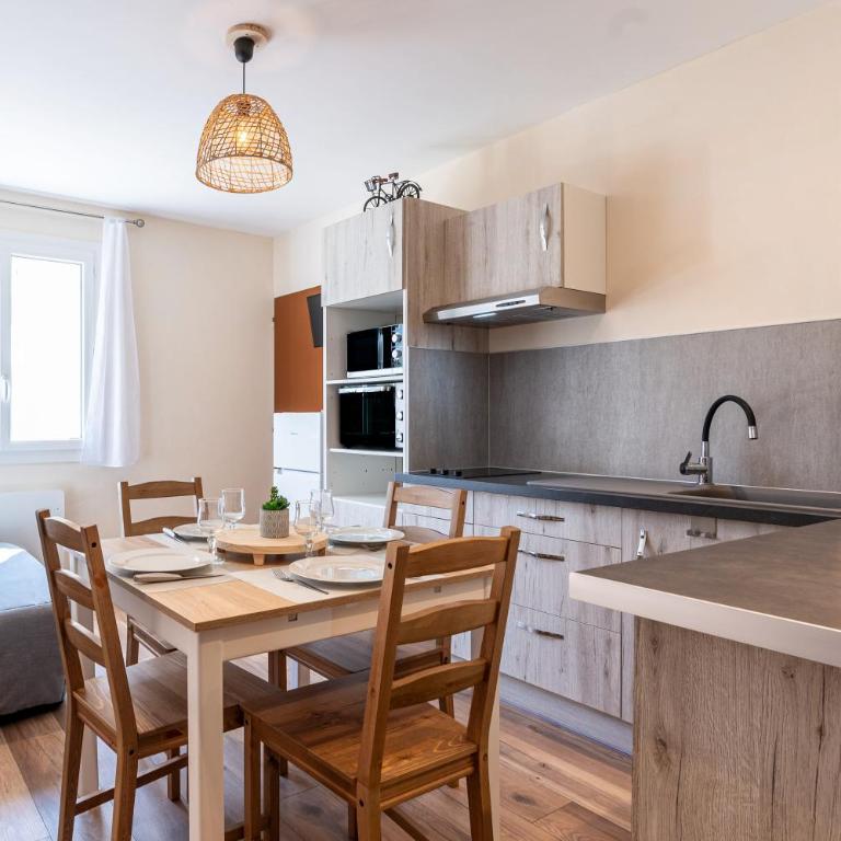 L' edelweiss - Appartement Supérieur - Vue sur Ville - 7