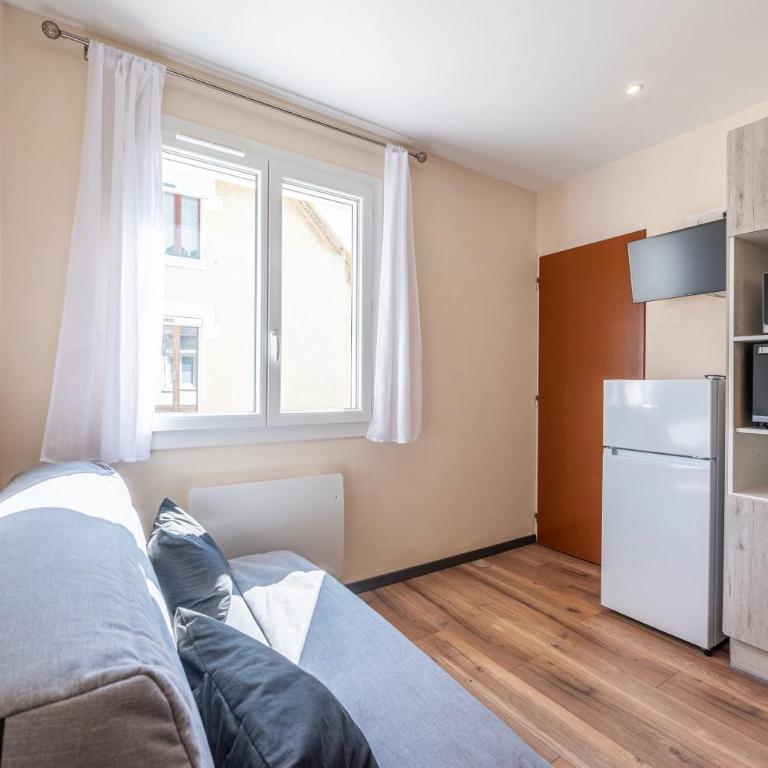 L' edelweiss - Appartement Supérieur - Vue sur Ville - 8