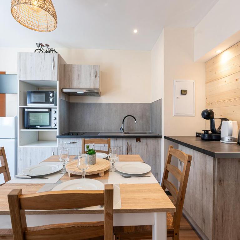 L' edelweiss - Appartement Supérieur - Vue sur Ville - 10