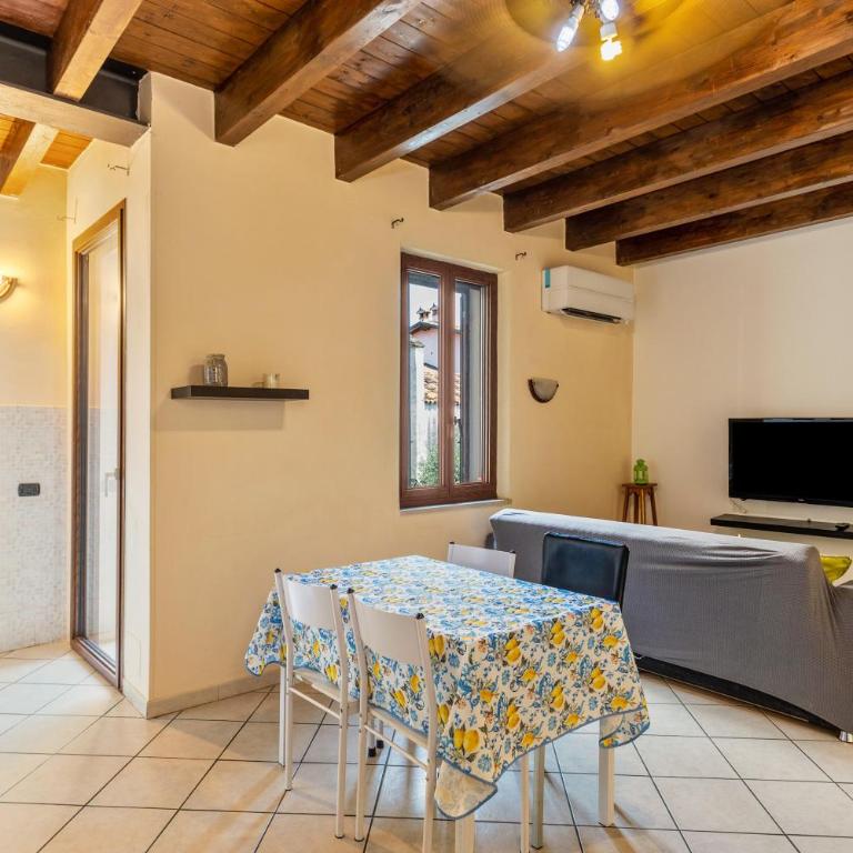 House Verona Fh - Two-Bedroom Deluxe Apartment with Balcony - 1
